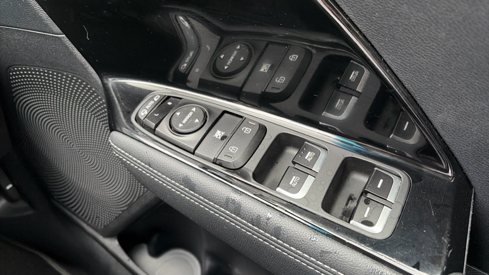 Kia Niro 1.6 GDi Hybrid 3 5dr DCT Hybrid Estate - Image 29