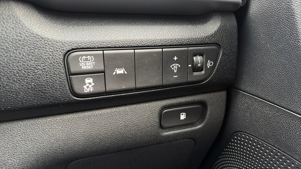 Kia Niro 1.6 GDi Hybrid 3 5dr DCT Hybrid Estate - Image 30