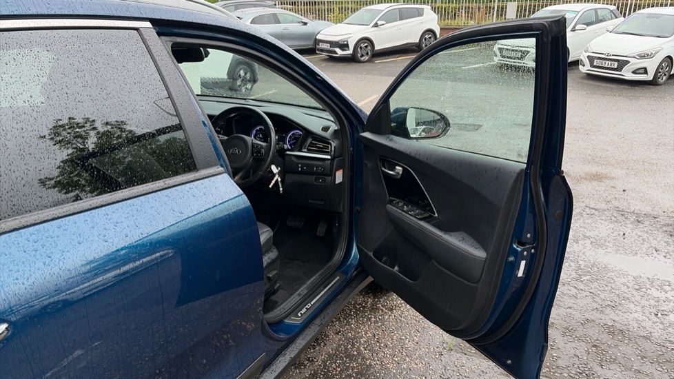 Kia Niro 1.6 GDi Hybrid 3 5dr DCT Hybrid Estate - Image 44