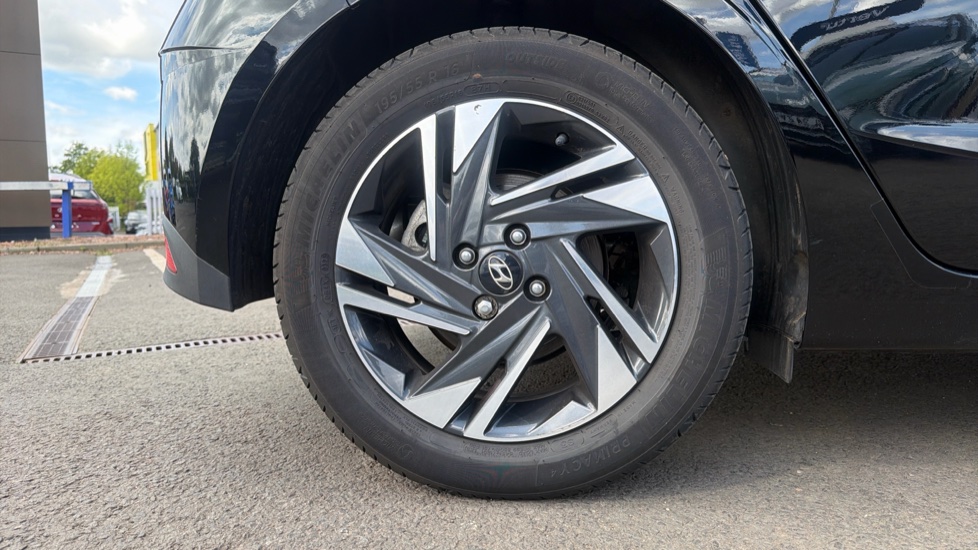 Hyundai i20 1.0T GDi 48V MHD SE Connect 5dr DCT Petrol Hatchback - Image 7