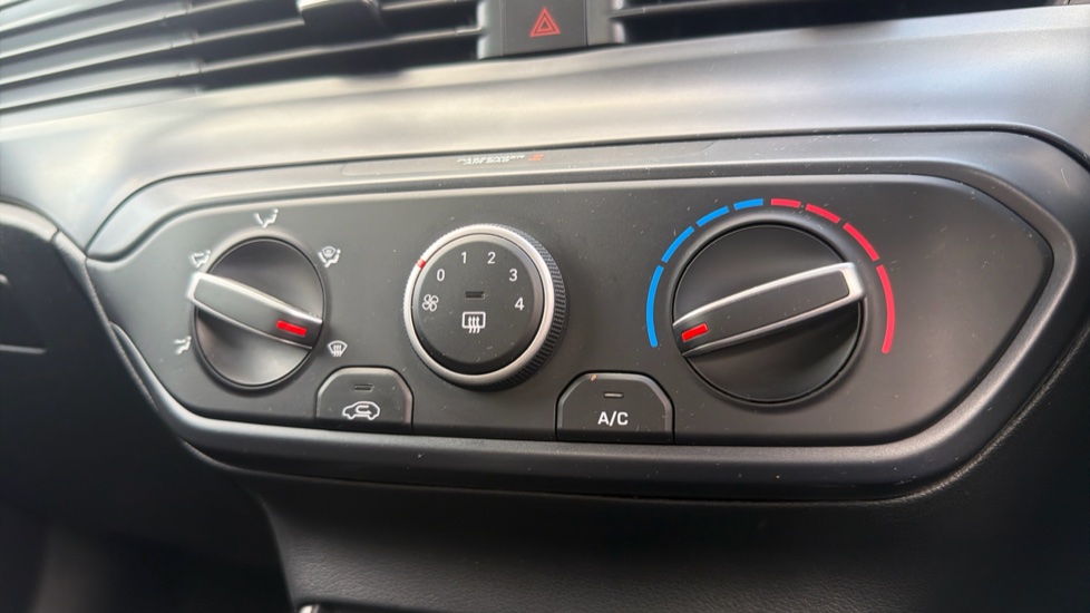 Hyundai i20 1.0T GDi 48V MHD SE Connect 5dr DCT Petrol Hatchback - Image 27