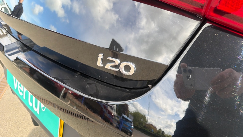 Hyundai i20 1.0T GDi 48V MHD SE Connect 5dr DCT Petrol Hatchback - Image 39