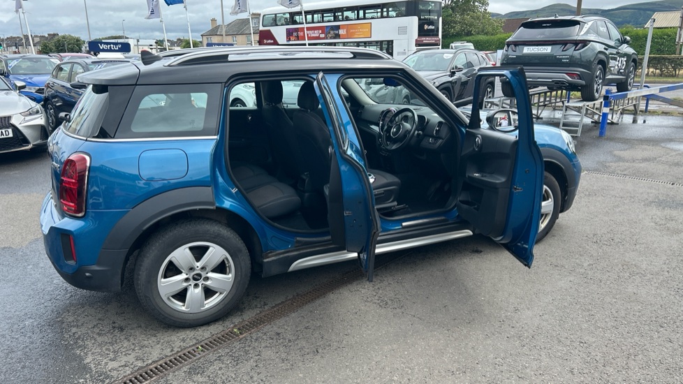 MINI Countryman 1.5 Cooper Classic 5dr Petrol Hatchback - Image 39