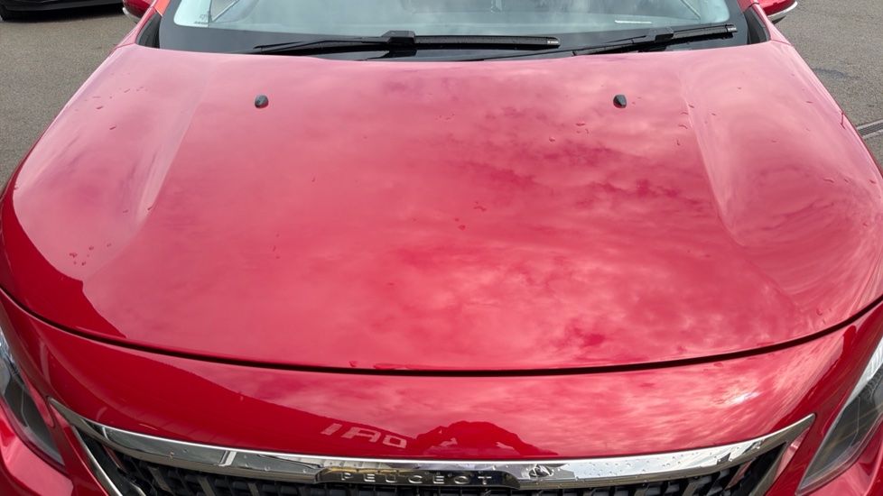Peugeot 2008 1.2 PureTech 110 Allure 5dr EAT6 Petrol Estate - Image 8