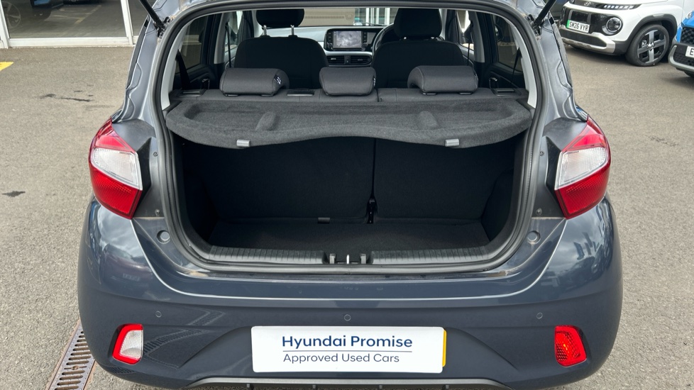 Hyundai i10 1.2 MPi Premium 5dr Auto Petrol Hatchback - Image 4
