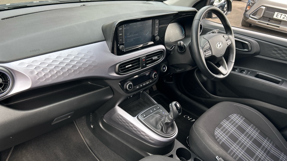Hyundai i10 1.2 MPi Premium 5dr Auto Petrol Hatchback - Image 9