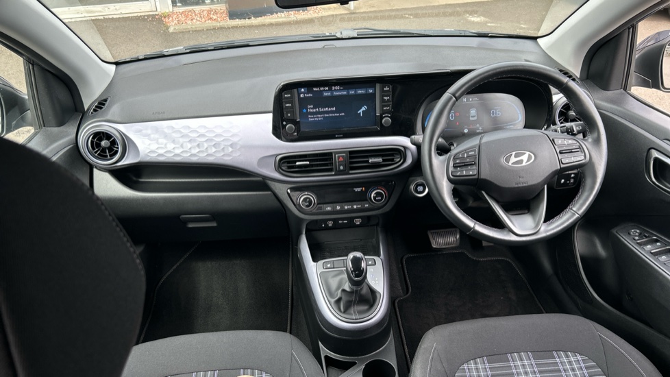 Hyundai i10 1.2 MPi Premium 5dr Auto Petrol Hatchback - Image 10