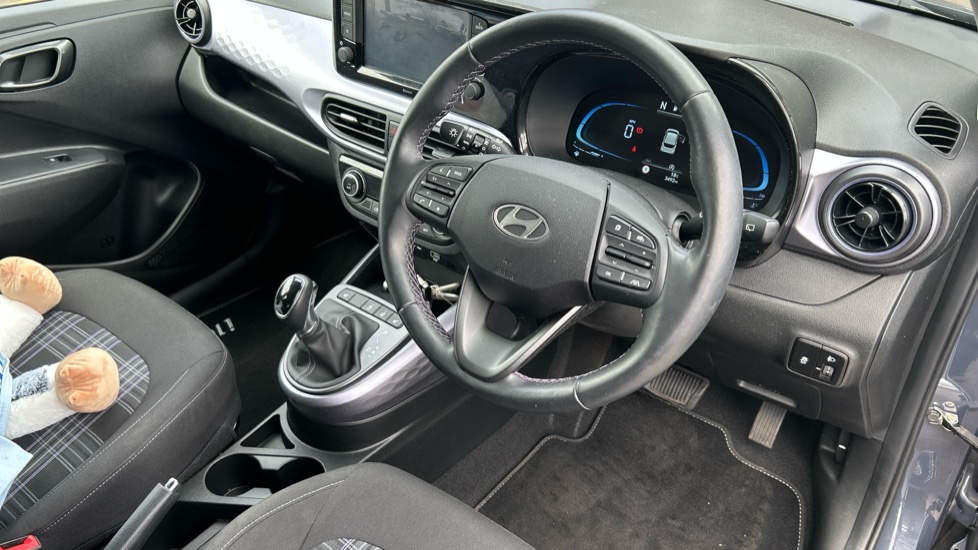 Hyundai i10 1.2 MPi Premium 5dr Auto Petrol Hatchback - Image 11