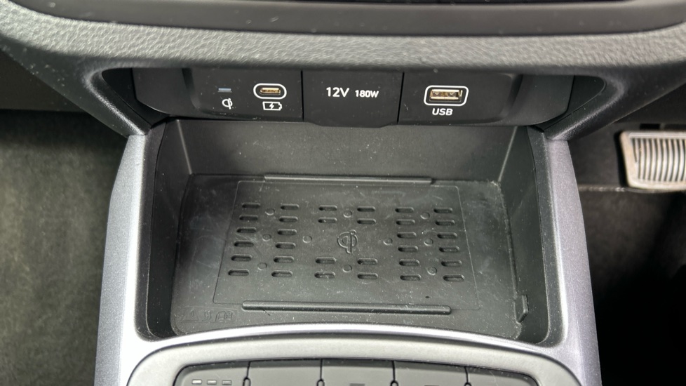 Hyundai i10 1.2 MPi Premium 5dr Auto Petrol Hatchback - Image 23