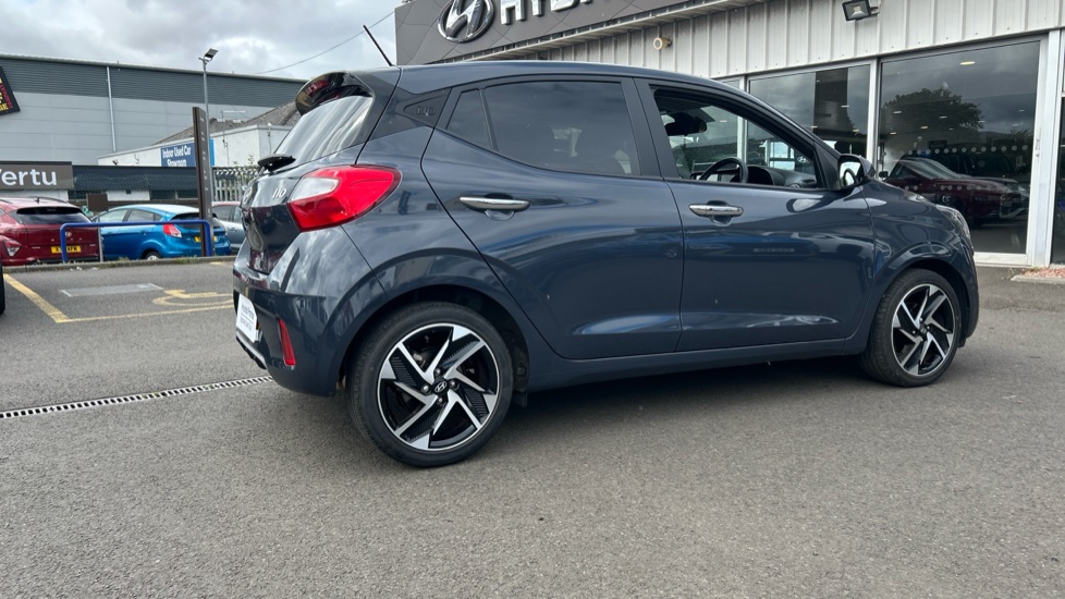 Hyundai i10 1.2 MPi Premium 5dr Auto Petrol Hatchback - Image 38