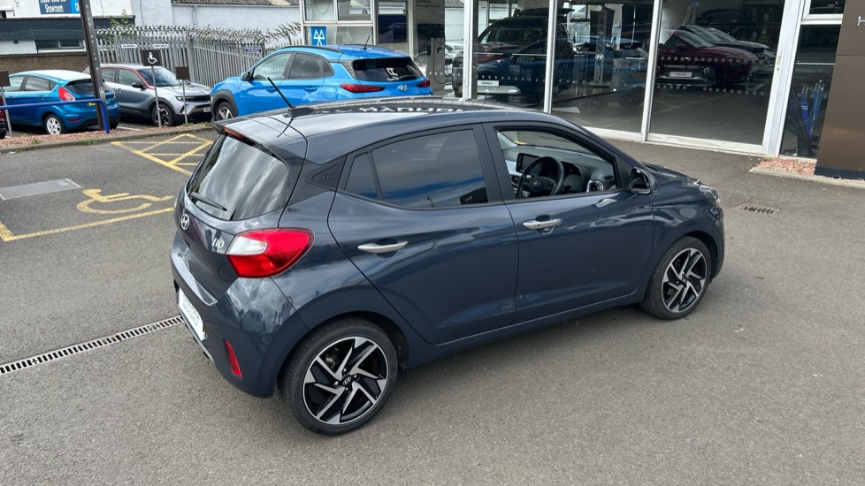 Hyundai i10 1.2 MPi Premium 5dr Auto Petrol Hatchback - Image 39