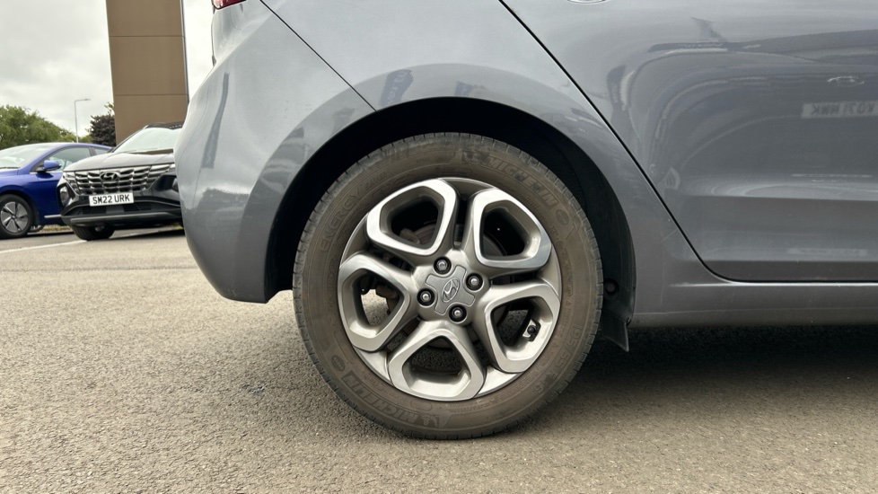 Hyundai i20 1.2 MPi Play 5dr Petrol Hatchback - Image 7