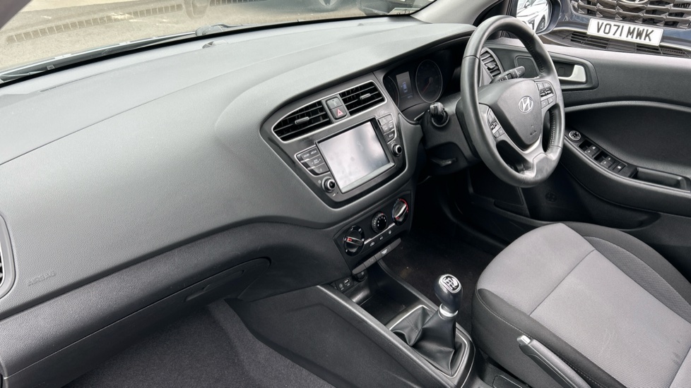 Hyundai i20 1.2 MPi Play 5dr Petrol Hatchback - Image 9