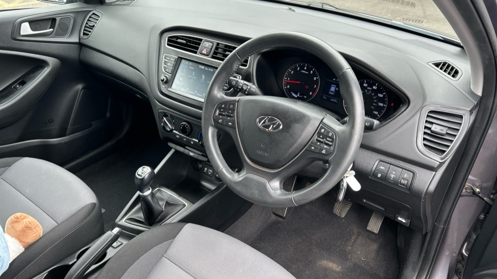 Hyundai i20 1.2 MPi Play 5dr Petrol Hatchback - Image 11