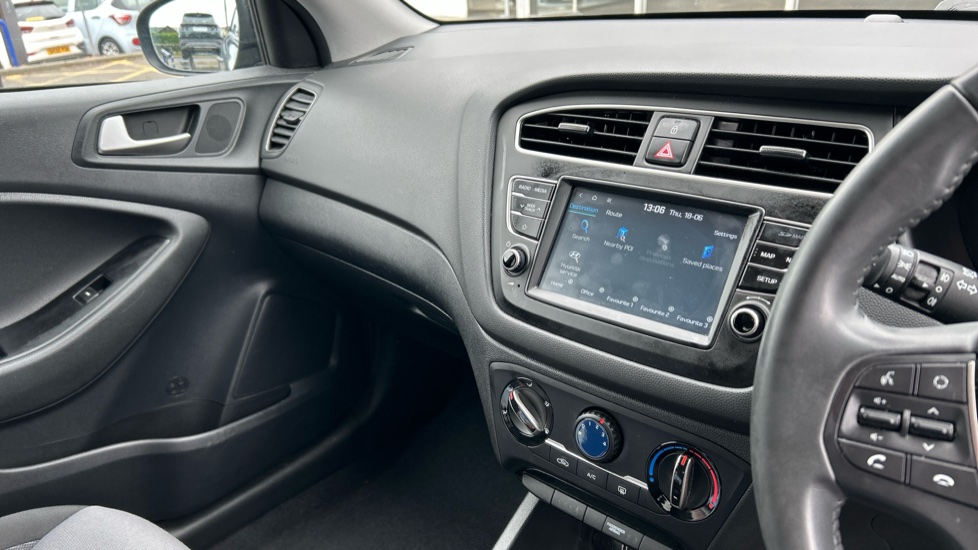 Hyundai i20 1.2 MPi Play 5dr Petrol Hatchback - Image 14