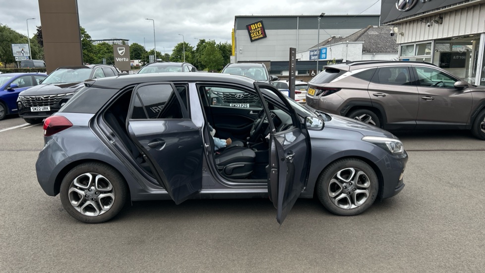 Hyundai i20 1.2 MPi Play 5dr Petrol Hatchback - Image 44