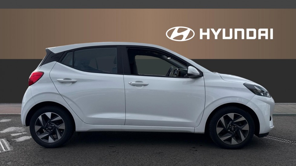 Hyundai i10 1.0 Advance 5dr Auto Petrol Hatchback - Image 5
