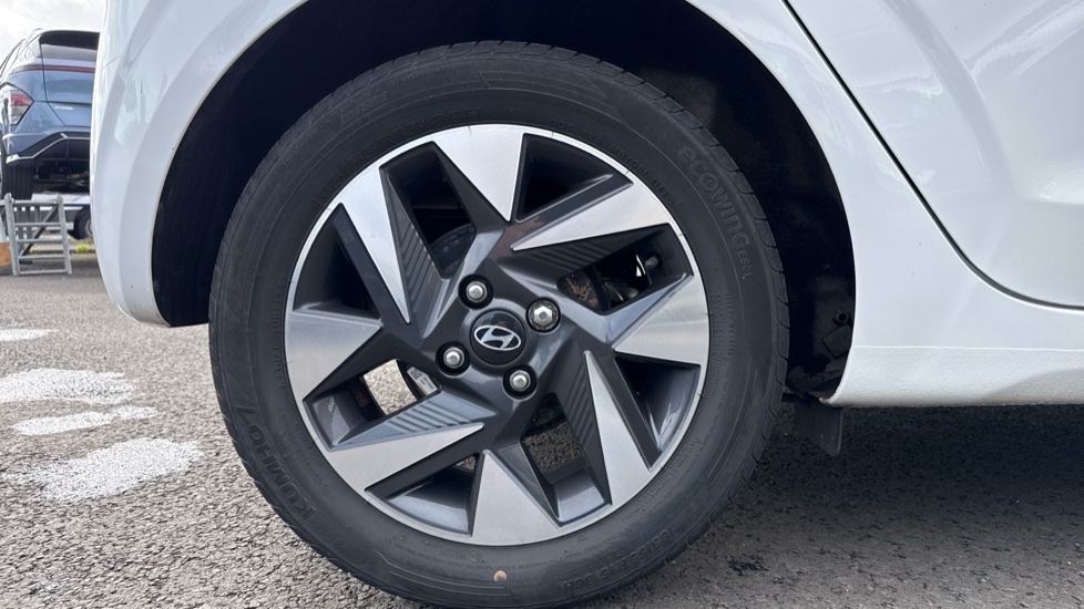 Hyundai i10 1.0 Advance 5dr Auto Petrol Hatchback - Image 7