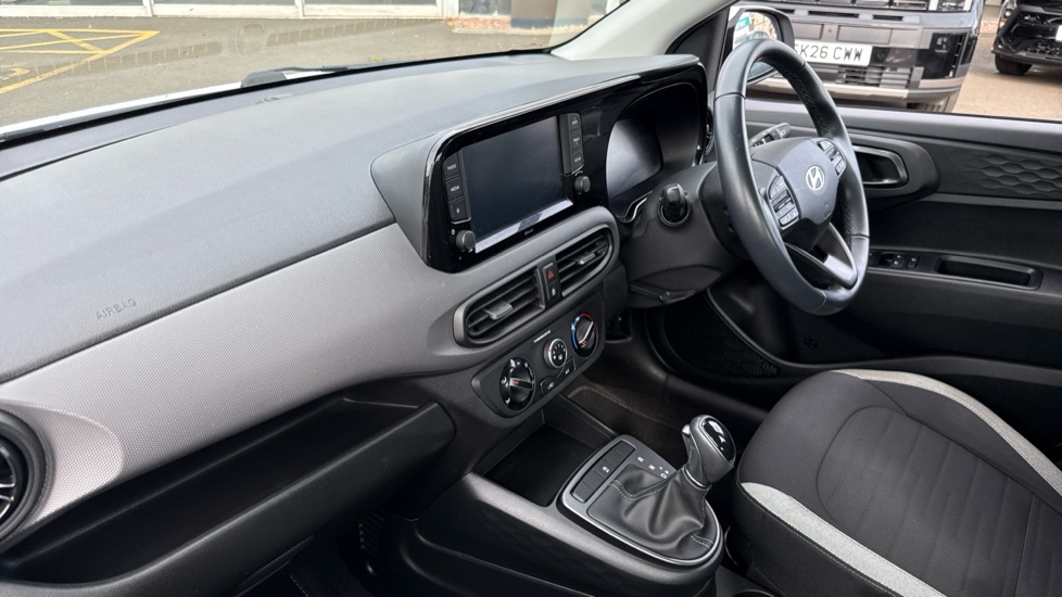 Hyundai i10 1.0 Advance 5dr Auto Petrol Hatchback - Image 9