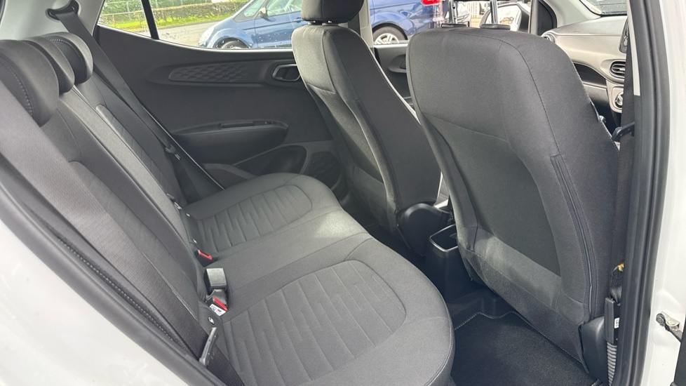 Hyundai i10 1.0 Advance 5dr Auto Petrol Hatchback - Image 16