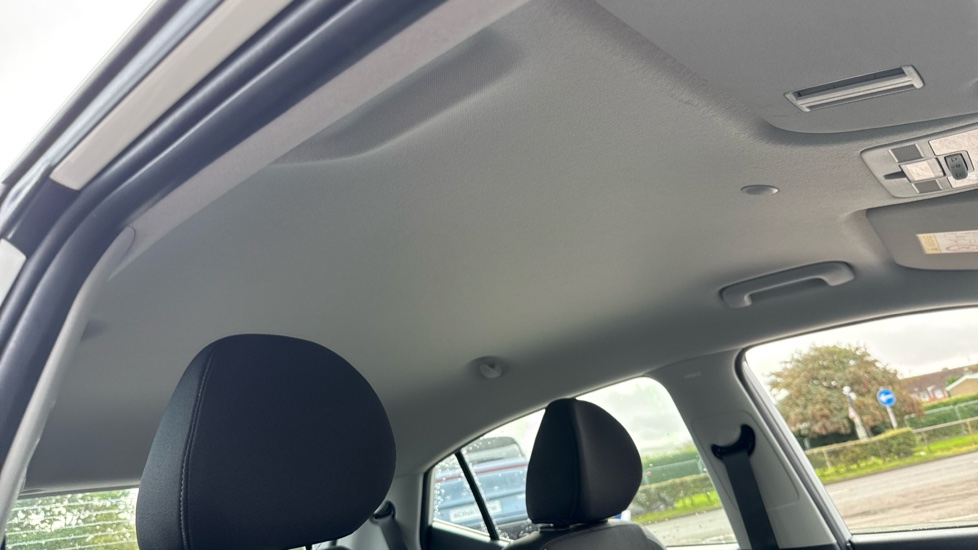 Hyundai i10 1.0 Advance 5dr Auto Petrol Hatchback - Image 17