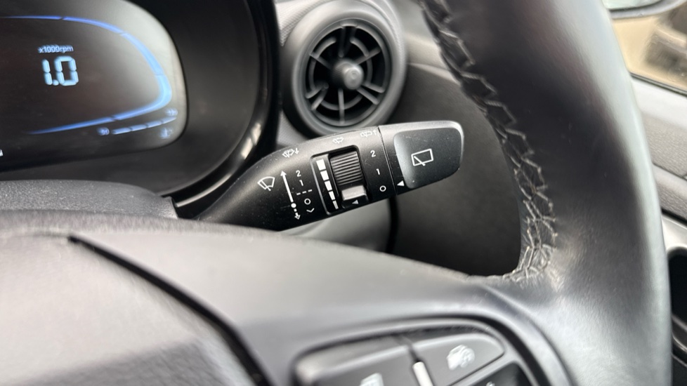 Hyundai i10 1.0 Advance 5dr Auto Petrol Hatchback - Image 23