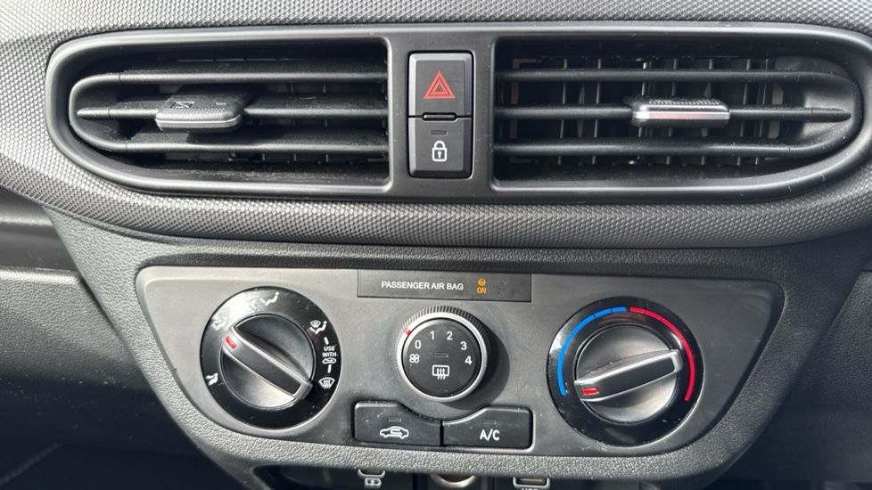 Hyundai i10 1.0 Advance 5dr Auto Petrol Hatchback - Image 26