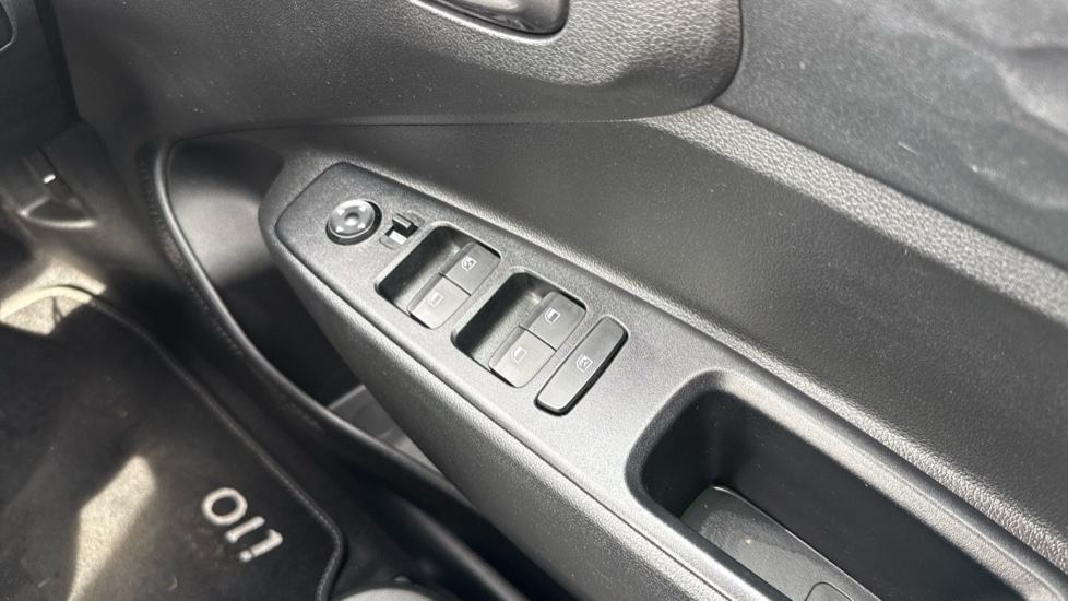 Hyundai i10 1.0 Advance 5dr Auto Petrol Hatchback - Image 30