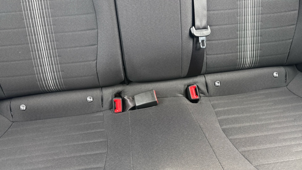 Hyundai i10 1.0 Advance 5dr Auto Petrol Hatchback - Image 32