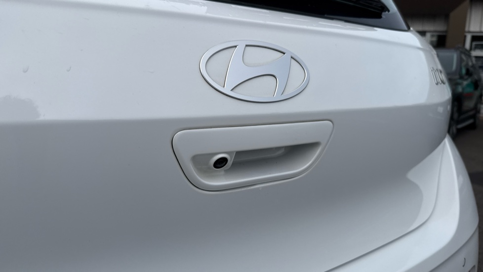 Hyundai i10 1.0 Advance 5dr Auto Petrol Hatchback - Image 38