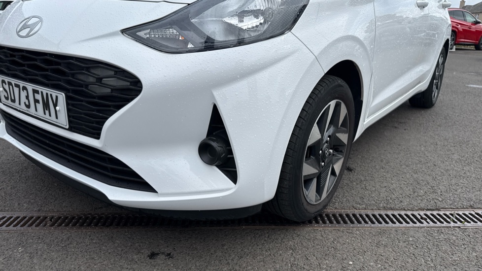 Hyundai i10 1.0 Advance 5dr Auto Petrol Hatchback - Image 43