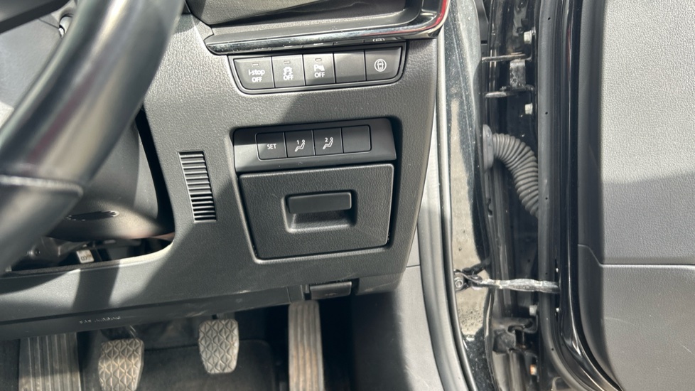 Mazda 3 2.0 Skyactiv X MHEV GT Sport 5dr Petrol Hatchback - Image 23