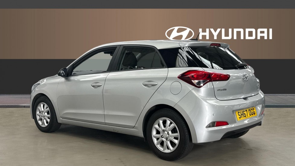 Hyundai i20 1.2 SE 5dr Petrol Hatchback - Image 2