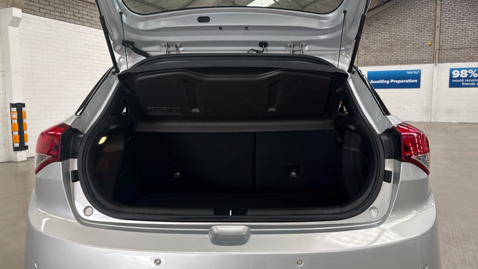 Hyundai i20 1.2 SE 5dr Petrol Hatchback - Image 4