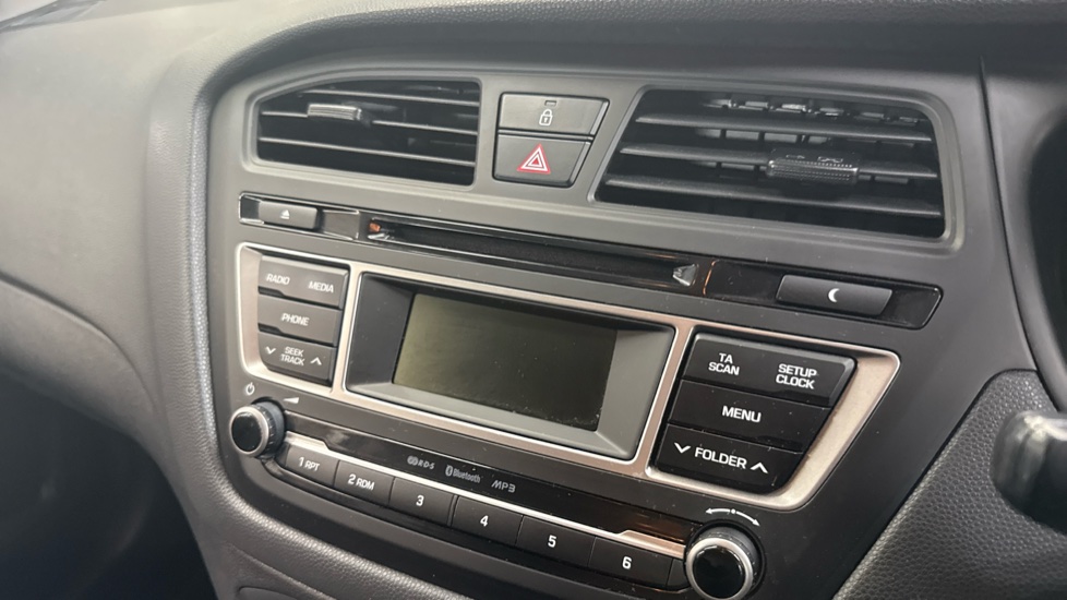 Hyundai i20 1.2 SE 5dr Petrol Hatchback - Image 12
