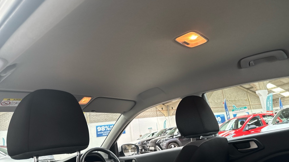 Hyundai i20 1.2 SE 5dr Petrol Hatchback - Image 17