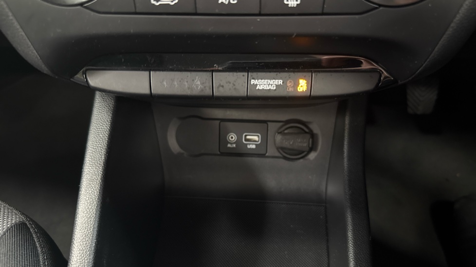 Hyundai i20 1.2 SE 5dr Petrol Hatchback - Image 27