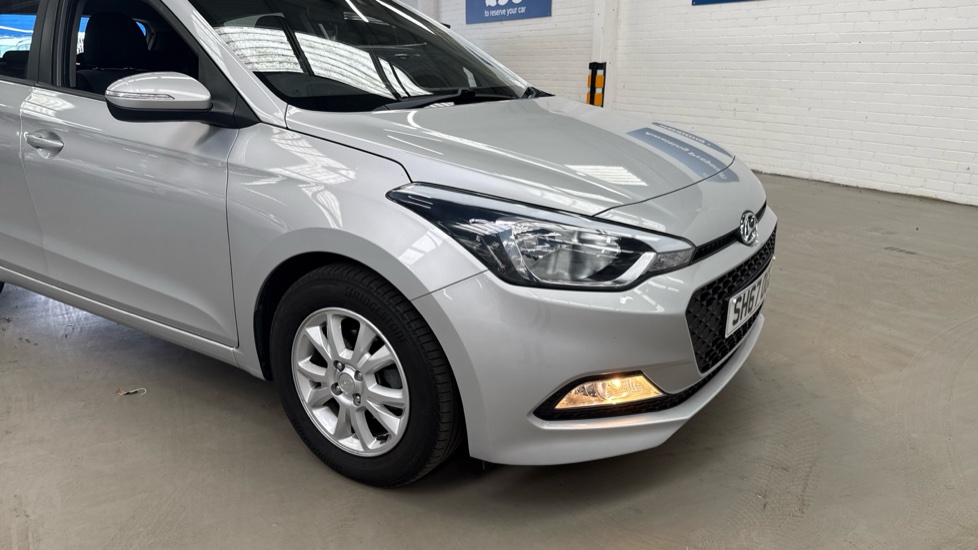 Hyundai i20 1.2 SE 5dr Petrol Hatchback - Image 36