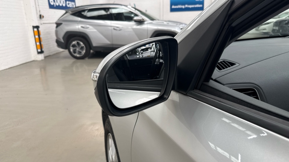 Hyundai i20 1.2 SE 5dr Petrol Hatchback - Image 38