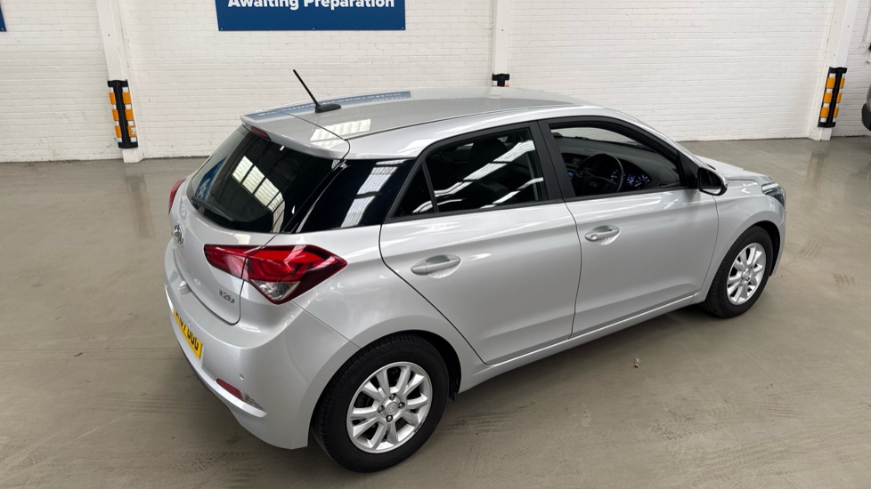 Hyundai i20 1.2 SE 5dr Petrol Hatchback - Image 41