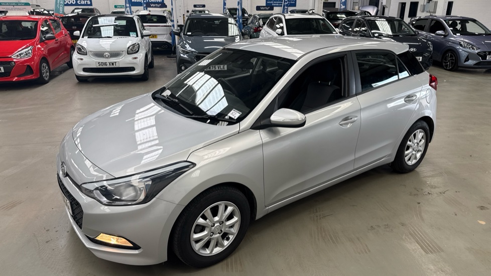 Hyundai i20 1.2 SE 5dr Petrol Hatchback - Image 43