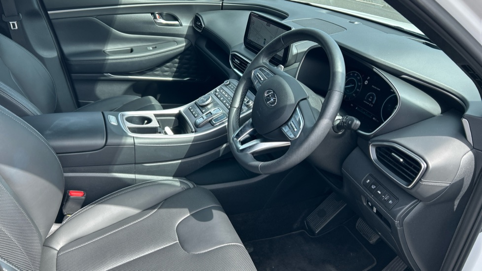 Hyundai SANTA FE 1.6 TGDi Hybrid Ultimate 5dr 4WD Auto Hybrid Estate - Image 14
