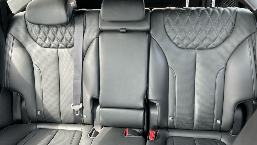 Hyundai SANTA FE 1.6 TGDi Hybrid Ultimate 5dr 4WD Auto Hybrid Estate - Image 15