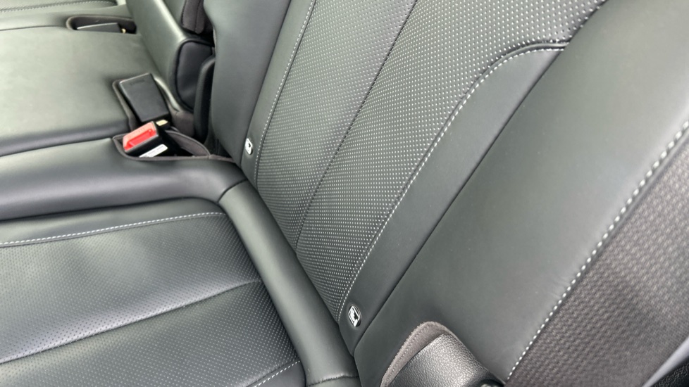 Hyundai SANTA FE 1.6 TGDi Hybrid Ultimate 5dr 4WD Auto Hybrid Estate - Image 17