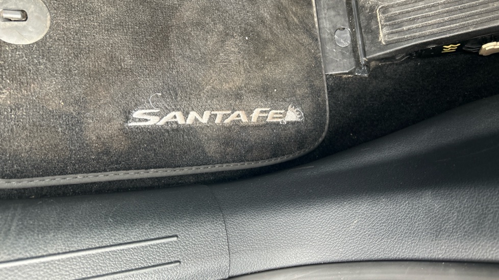 Hyundai SANTA FE 1.6 TGDi Hybrid Ultimate 5dr 4WD Auto Hybrid Estate - Image 27