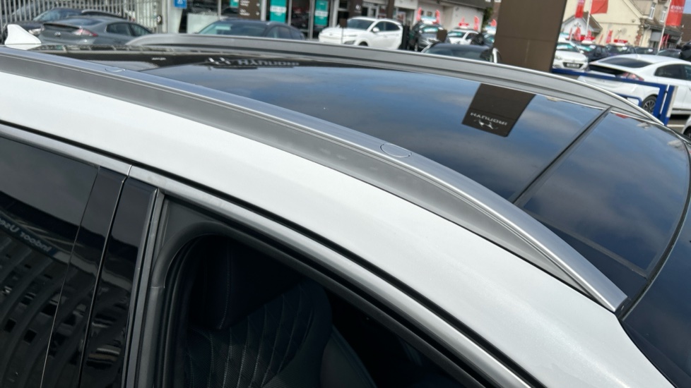 Hyundai SANTA FE 1.6 TGDi Hybrid Ultimate 5dr 4WD Auto Hybrid Estate - Image 35