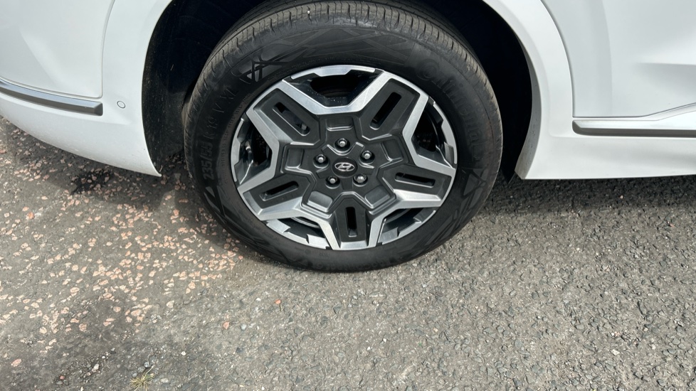 Hyundai SANTA FE 1.6 TGDi Hybrid Ultimate 5dr 4WD Auto Hybrid Estate - Image 36