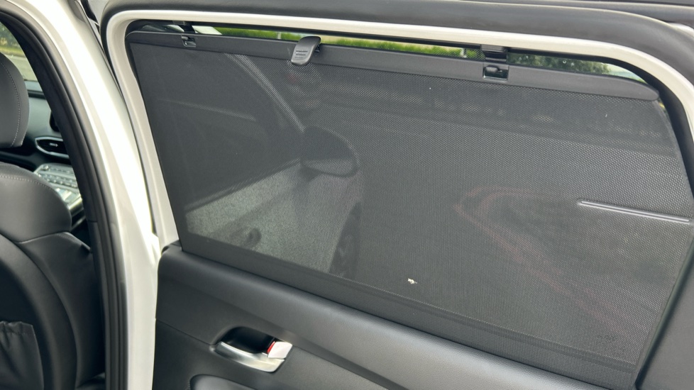 Hyundai SANTA FE 1.6 TGDi Hybrid Ultimate 5dr 4WD Auto Hybrid Estate - Image 40