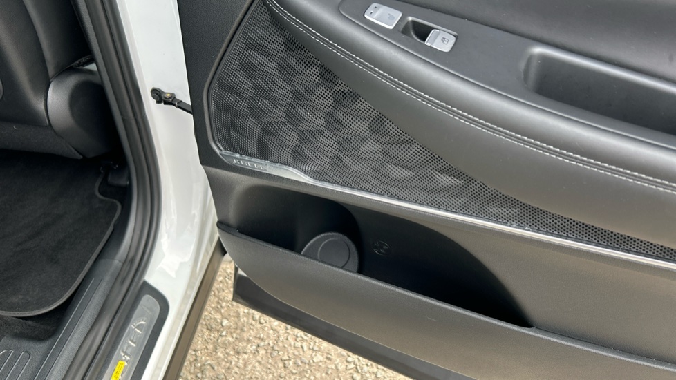 Hyundai SANTA FE 1.6 TGDi Hybrid Ultimate 5dr 4WD Auto Hybrid Estate - Image 42