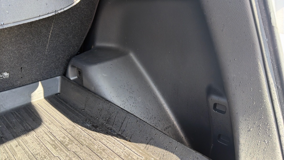 Mitsubishi Eclipse Cross 1.5 3 5dr CVT 4WD Petrol Hatchback - Image 21